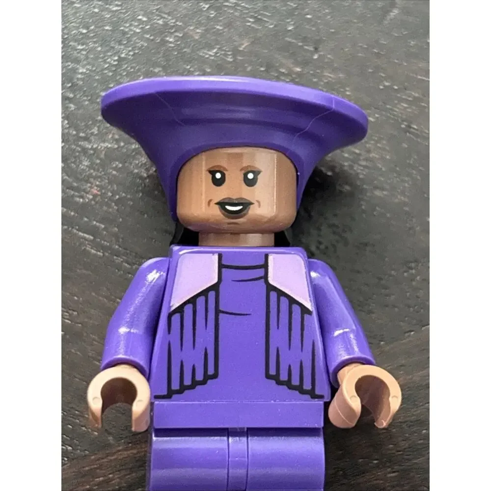 Lego Star Trek Guinan Minifigure #trek009 Set #10356 USS Enterprise NCC-1701-D